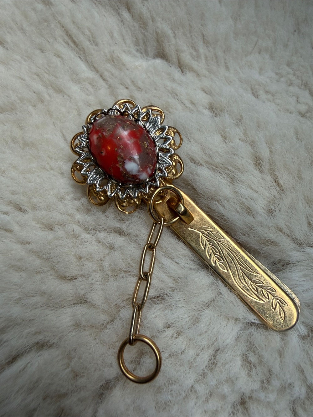 Gold-Tone Floral Key Clip with Red Marbled Cabochon